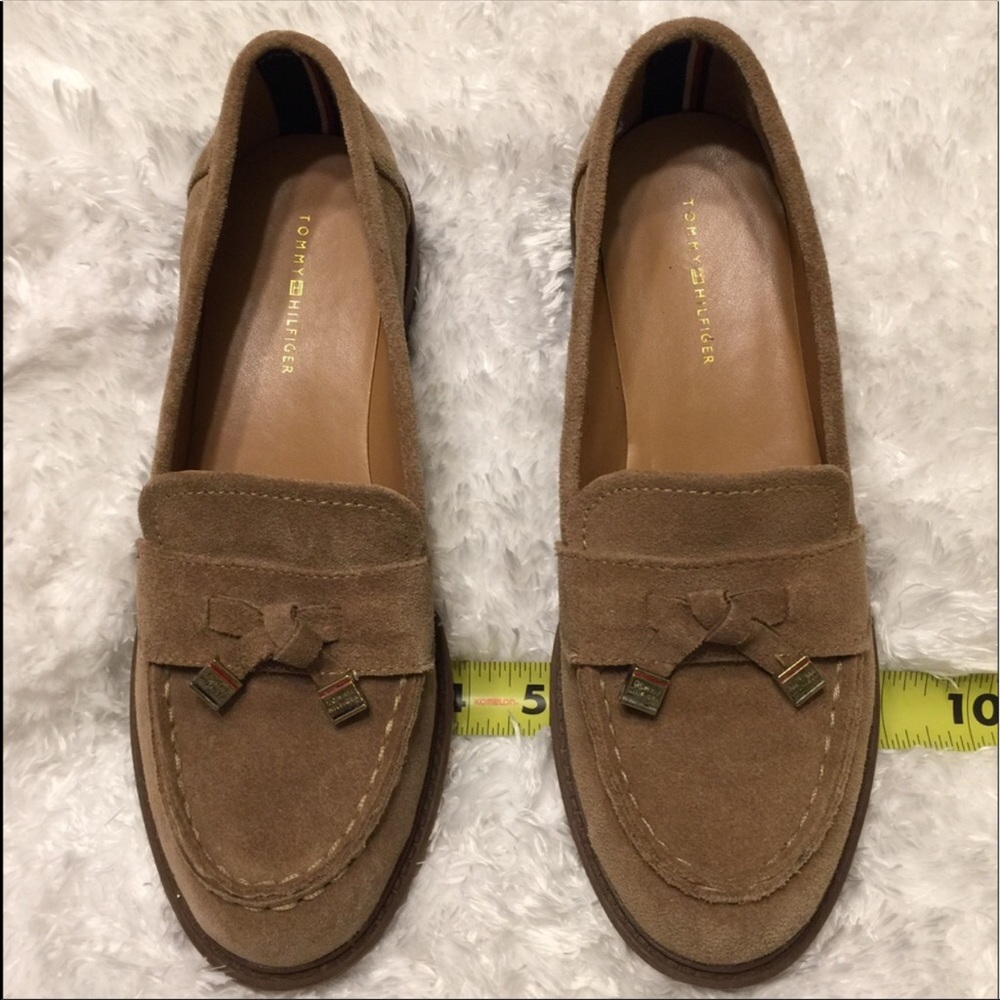 Tommy Hilfiger 8 Tan Suede Leather Loafer Slip ons